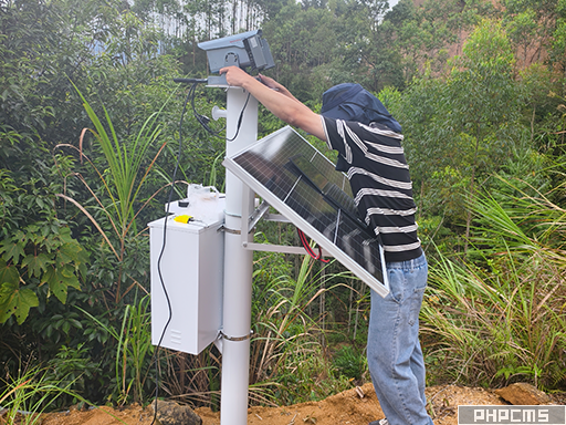 邊坡監(jiān)測系統(tǒng)施工現(xiàn)場